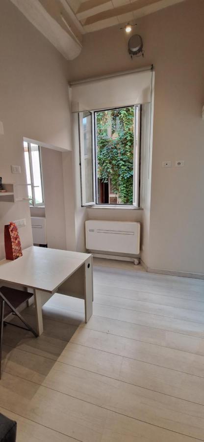 Savelli Apartment Old Town - Near Navona Place 로마 외부 사진